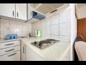 Appartements Mare - 30 m from pebble beach: SA1(2), SA2(2), A3(4), A4(4), A5(8) Seget Vranjica - Riviera de Trogir  - Appartement - A3(4): cuisine