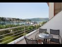 Appartements Mare - 30 m from pebble beach: SA1(2), SA2(2), A3(4), A4(4), A5(8) Seget Vranjica - Riviera de Trogir  - Appartement - A3(4): terrasse