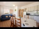Appartements Mare - 30 m from pebble beach: SA1(2), SA2(2), A3(4), A4(4), A5(8) Seget Vranjica - Riviera de Trogir  - Appartement - A5(8): salle &agrave; manger