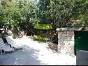 Maisons de vacances Ivica1- great location next to the sea H(4+1) Sevid - Riviera de Trogir  - Croatie  - terrasse commune (maison et environs)