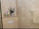 Appartements Tih - 20 m from sea: A1 Ruzmarin(2+2), A2 Maslina(2+2) Sevid - Riviera de Trogir  - Appartement - A2 Maslina(2+2): salle de bain W-C
