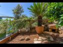 Appartements Bosiljka - by the sea: A1(5), A2(5), SA3(2) Sevid - Riviera de Trogir  - jardin