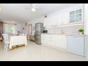 Appartements Bosiljka - by the sea: A1(5), A2(5), SA3(2) Sevid - Riviera de Trogir  - Appartement - A1(5): cuisine salle à manger