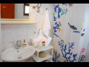 Appartements Bosiljka - by the sea: A1(5), A2(5), SA3(2) Sevid - Riviera de Trogir  - Appartement - A2(5): salle de bain W-C