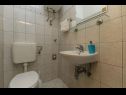 Appartements Mil - 80m from the sea A1(4+1), A2(2) Sevid - Riviera de Trogir  - Appartement - A1(4+1): salle de bain W-C