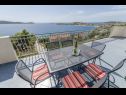 Appartements Mil - 80m from the sea A1(4+1), A2(2) Sevid - Riviera de Trogir  - Appartement - A1(4+1): balcon