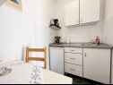 Appartements Kaza - 50m from the beach with parking: A1(2), A2(2), A3(6) Trogir - Riviera de Trogir  - Appartement - A2(2): cuisine salle à manger