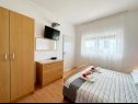 Appartements Kaza - 50m from the beach with parking: A1(2), A2(2), A3(6) Trogir - Riviera de Trogir  - Appartement - A2(2): chambre &agrave; coucher