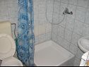 Appartements Mara - barbecue: A1(4+1), SA3(2), SA4(2+1) Trogir - Riviera de Trogir  - Appartement - A1(4+1): salle de bain W-C