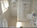 Appartements Mara - barbecue: A1(4+1), SA3(2), SA4(2+1) Trogir - Riviera de Trogir  - Studio appartement - SA4(2+1): salle de bain W-C