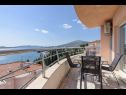 Appartements Pery - 2 bedroom sea view apartment: A1(4+1) Trogir - Riviera de Trogir  - Appartement - A1(4+1): balcon