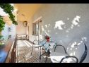 Appartements et chambres Ivo - with garden: A1(2+2), R1(2+1), R2(2) Trogir - Riviera de Trogir  - Appartement - A1(2+2): terrasse