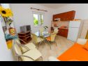 Appartements Iva - 150m from the beach: A1(4), A3(3), SA2(2) Trogir - Riviera de Trogir  - Appartement - A3(3): cuisine salle à manger