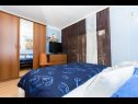 Appartements Mare - near city center A1 (4+1), A2 (2+1), A3 (2+1) Trogir - Riviera de Trogir  - Appartement - A1 (4+1): chambre &agrave; coucher