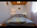 Maisons de vacances Neve - 30 m from sea: H(6+2) Vinisce - Riviera de Trogir  - Croatie  - H(6+2): chambre &agrave; coucher