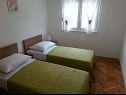 Appartements Branko - close to the sea : A1(4+1) Vinisce - Riviera de Trogir  - Appartement - A1(4+1): chambre &agrave; coucher