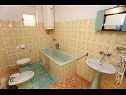 Appartements Mar - 10m from the sea: A1(5+1), A2(6) Vinisce - Riviera de Trogir  - Appartement - A1(5+1): salle de bain W-C