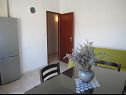 Appartements Deni - 30 m from sea: A2(4+1), A3(4+2) Vinisce - Riviera de Trogir  - Appartement - A3(4+2): séjour