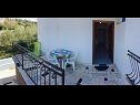 Appartements Ivo - barbecue: A1(2+1) Vinisce - Riviera de Trogir  - escalier