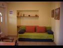 Appartements Slaven - 50 m from beach: A1(4+2), A2(2+1), A3(4+1) Vinisce - Riviera de Trogir  - Appartement - A1(4+2): séjour