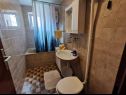 Appartements Srđan - 10 m from the beach : A1(4), A2(2+1), A3(4+1) Vinisce - Riviera de Trogir  - Appartement - A2(2+1): salle de bain W-C