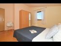 Appartements Paž - 28m from the beach: A1(4+2), A2(2+1), A3(4+1) Vinisce - Riviera de Trogir  - Appartement - A2(2+1): chambre &agrave; coucher