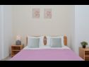 Appartements Paž - 28m from the beach: A1(4+2), A2(2+1), A3(4+1) Vinisce - Riviera de Trogir  - Appartement - A3(4+1): chambre &agrave; coucher