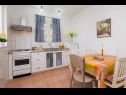 Appartements Ivo - beach nearby: A1(2+3), A2(2+2), A3(4+1) Vinisce - Riviera de Trogir  - Appartement - A2(2+2): cuisine