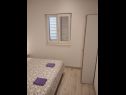 Appartements Ivan  - 15 m from beach: A1(7), SA2(2), A3(2+1) Vinisce - Riviera de Trogir  - Appartement - A3(2+1): chambre &agrave; coucher