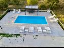 Appartements Marino - with parking : A1(4+2), A2(4+2) Vinisce - Riviera de Trogir  - piscine