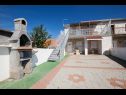 Maisons de vacances Villa Vinko - with four rooms: H(8) Baie Voluja (Vinisce) - Riviera de Trogir  - Croatie  - komin