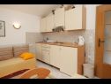 Appartements Kostarina A1(2+1), A2(2+1), A3(2+1) Preko - Île de Ugljan  - Appartement - A2(2+1): cuisine salle à manger