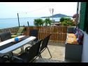 Maisons de vacances Villa Jadran - 10 m from beach: H(6+2) Preko - Île de Ugljan  - Croatie  - terrasse