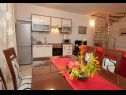 Appartements Sora - 80 m from sea: A1(2+1), A2(4+2) Preko - Île de Ugljan  - Appartement - A2(4+2): cuisine salle à manger