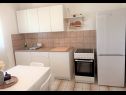 Appartements Roko - big terrace A1(4) Baie Rukavac - Île de Vis  - Croatie  - Appartement - A1(4): cuisine salle à manger