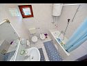 Appartements Julijana - economy apartment A1(6) Bibinje - Riviera de Zadar  - Appartement - A1(6): salle de bain W-C