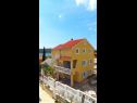 Appartements Sandra - 150 meters from the beach A1 (6+2), A2 (3+2), A3 (2+2) Crna Punta - Riviera de Zadar  - maison
