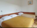 Appartements Ivo - 500 m to sandy beach: A1(2+2), A2(6+2), SA3(2+1) Ljubac - Riviera de Zadar  - Appartement - A2(6+2): chambre &agrave; coucher