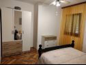 Appartements Andela - comfortable and affordable A1(4+2) Mali Iz (Île de Iz) - Riviera de Zadar  - Appartement - A1(4+2): chambre &agrave; coucher