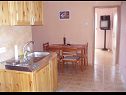 Appartements Dubravko - 5 m from beach : A1 Bepina (2+2), A2 Keko(2+2) Maslenica - Riviera de Zadar  - Appartement - A2 Keko(2+2): cuisine salle à manger