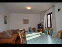 Appartements Ljilja - 10m from the sea with parking: A2(2+2), A3(2+2), A4(12) Nin - Riviera de Zadar  - Appartement - A4(12): séjour
