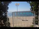Appartements Andri - 5 m from the beach : A1(4), A2-donji(2+2) Petrcane - Riviera de Zadar  - vue (maison et environs)