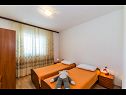 Appartements Mlađo - swimming pool: A1(4+2), A2(4+2), A3(2+2), A4(2+2) Privlaka - Riviera de Zadar  - Appartement - A2(4+2): chambre &agrave; coucher