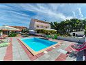 Appartements Mlađo - swimming pool: A1(4+2), A2(4+2), A3(2+2), A4(2+2) Privlaka - Riviera de Zadar  - piscine