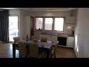 Appartements Summer Sun SA1(2+1), A2(2+2), A3(4+2), A4(4+2) Privlaka - Riviera de Zadar  - Appartement - A3(4+2): cuisine salle à manger