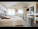 Appartements Ani - with pool : SA4(2), A5(2+2), A6(2+2) Privlaka - Riviera de Zadar  - Studio appartement - SA4(2): chambre &agrave; coucher