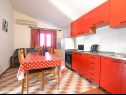 Appartements Velebit - 130m to the beach: A1(5+1), A2(7) Starigrad-Paklenica - Riviera de Zadar  - Appartement - A1(5+1): cuisine salle à manger