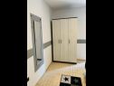 Appartements et chambres Voyasi - 60 m from sea: A1(2), A2(2), A4(2), A6(2), A7(4), R5(2) Starigrad-Paklenica - Riviera de Zadar  - Appartement - A4(2): chambre &agrave; coucher