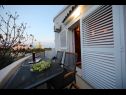 Appartements Anita - 100 m from the beach: A1(2+2), SA2(2+2), A3(2+2), A4(2+2) Sukosan - Riviera de Zadar  - Appartement - A3(2+2): balcon