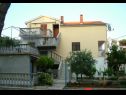 Appartements Darko - 100m from sea: A1-Jednosobni (3+1), A2-Dvosobni (4+1) Vir - Riviera de Zadar  - maison